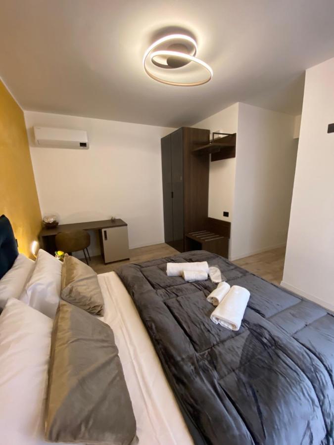Hotel Plaza Ungheria Palermo Eksteriør billede