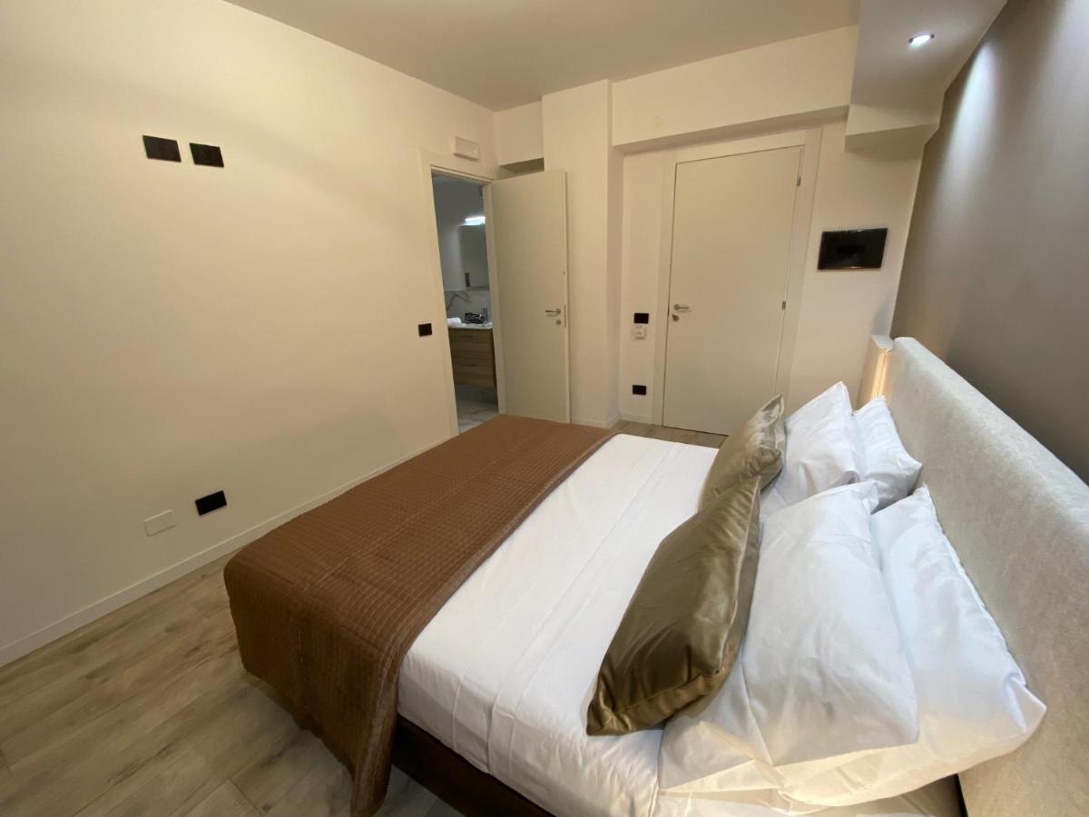 Hotel Plaza Ungheria Palermo Eksteriør billede