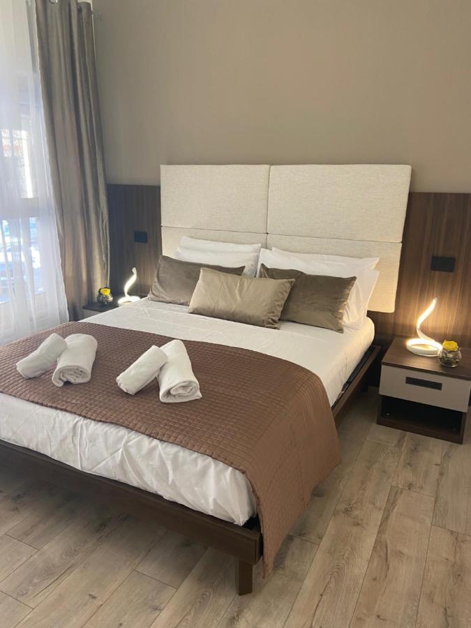 Hotel Plaza Ungheria Palermo Eksteriør billede