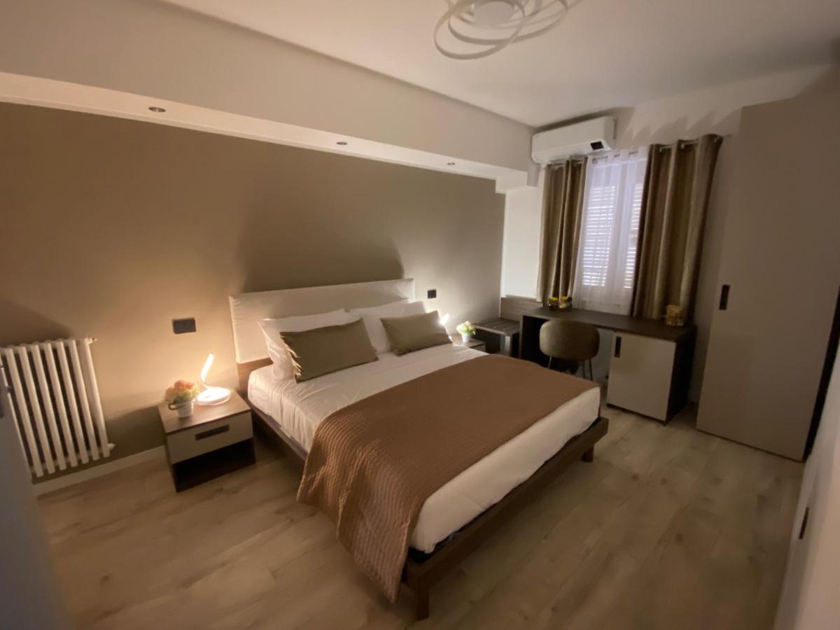 Hotel Plaza Ungheria Palermo Eksteriør billede