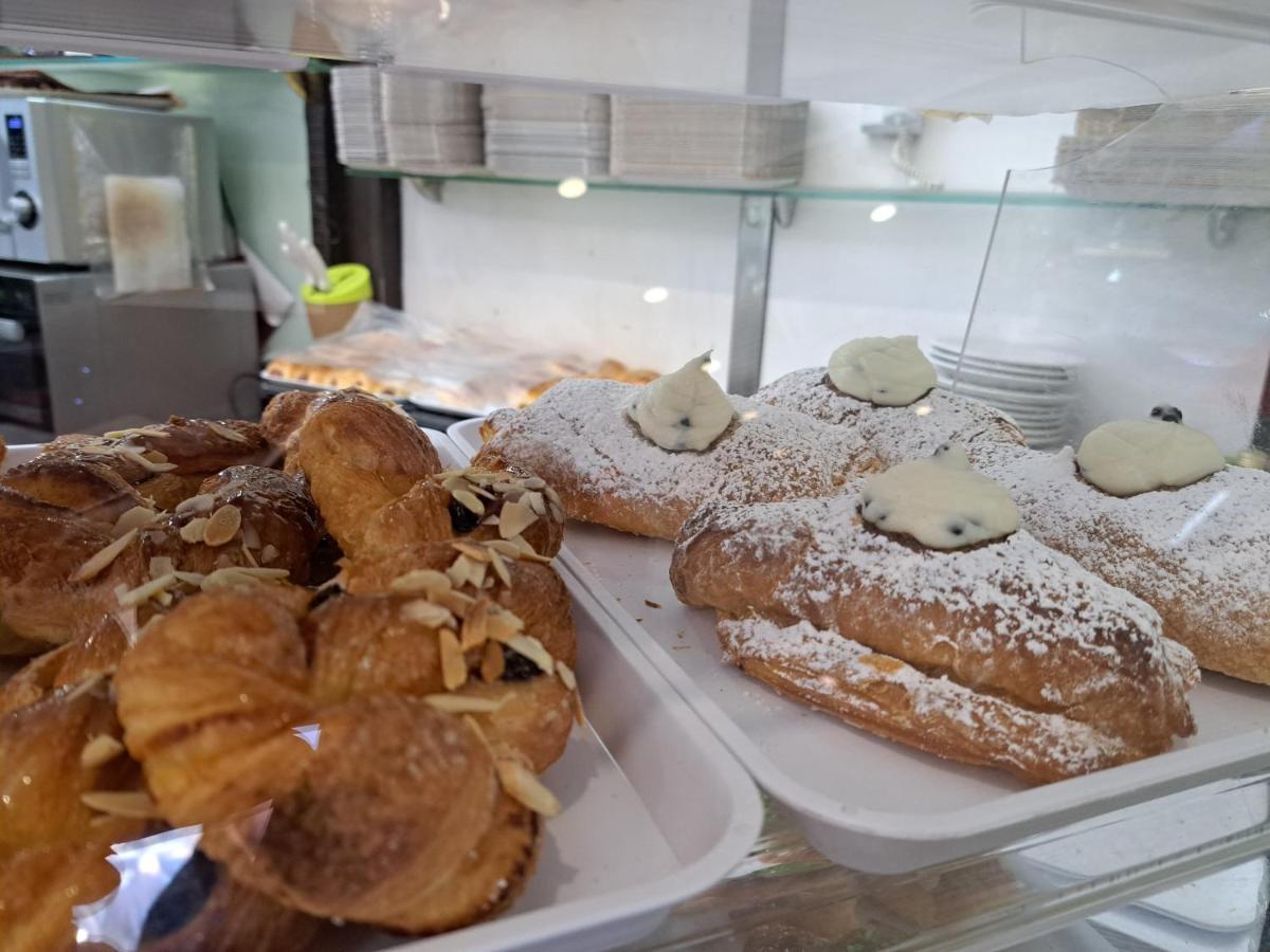 Hotel Plaza Ungheria Palermo Eksteriør billede